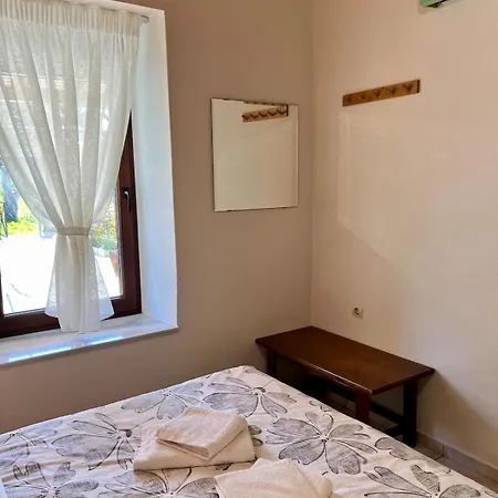 Koeni House 別荘 アルガラスティ